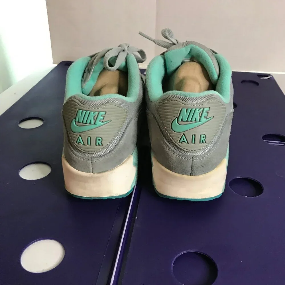 NIKE AIR MAX WOMENS SHOES SIZE 11 - Picture 4 of 7